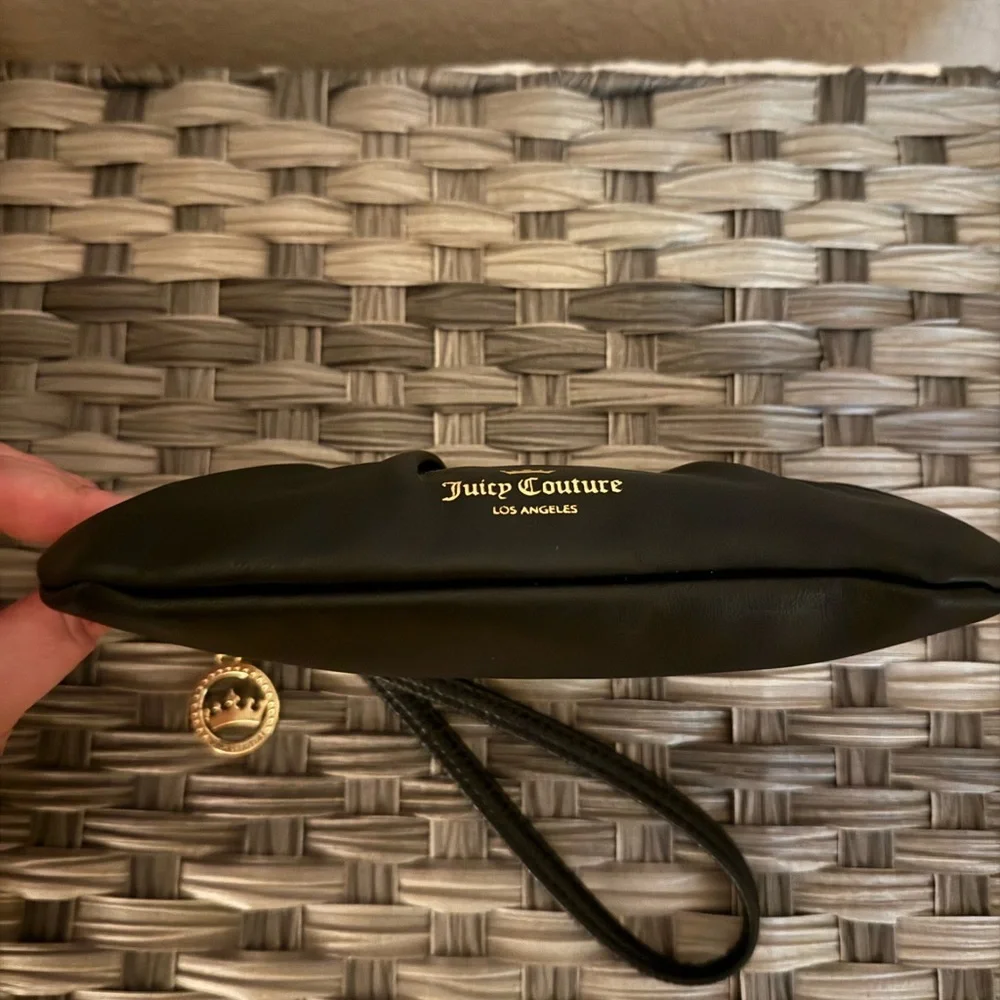 🖤 Juicy Couture Black Wristlet Wallet - Picture 10 of 13